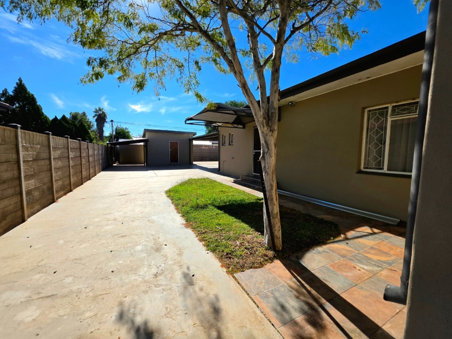 4 Bedroom Property for Sale in Oosterville Northern Cape